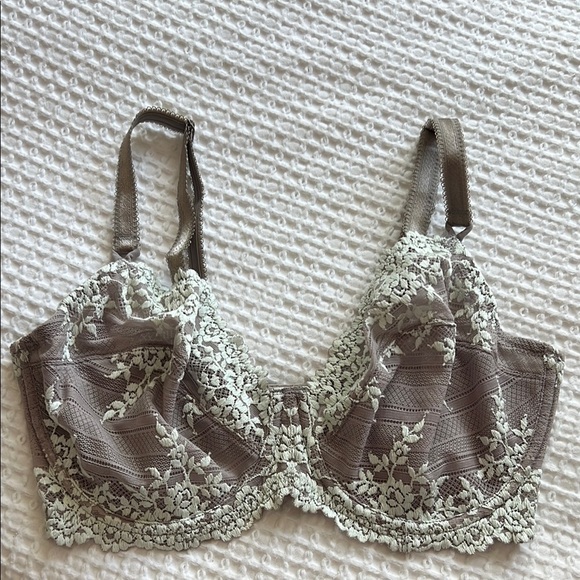 Wacoal Embrace Lace Underwire Bra 36 DD NWOT - Picture 1 of 4